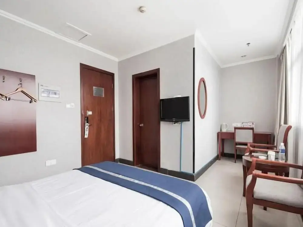 Чанчжоу: GreenTree Inn Changzhou Dinosaur City Qingyang North Road Business Hotel