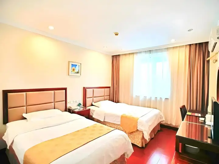 Цзинань: GreenTree Inn JiNan Bus Terminal Station Express Hotel