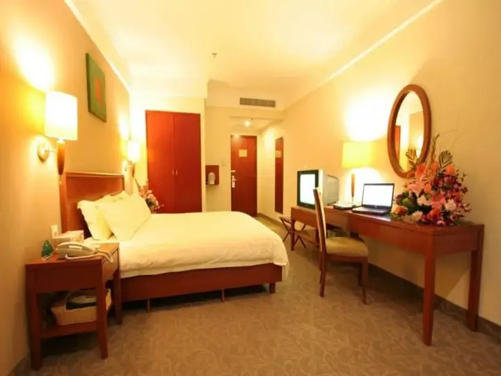 Циндао: Green Tree Inn Express Qingdao Railway Station Zhanqiao Yacht Wharf