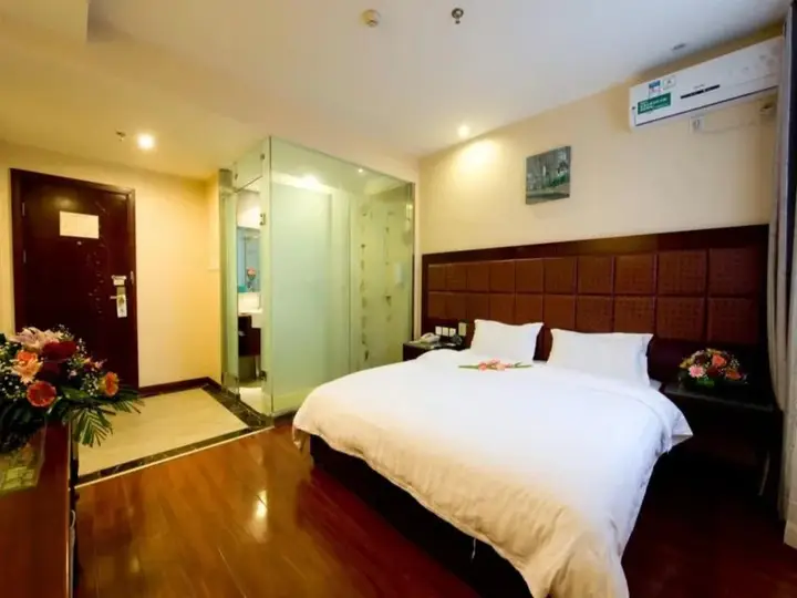 Циндао: Green Tree Inn Express Qingdao Railway Station Zhanqiao Yacht Wharf