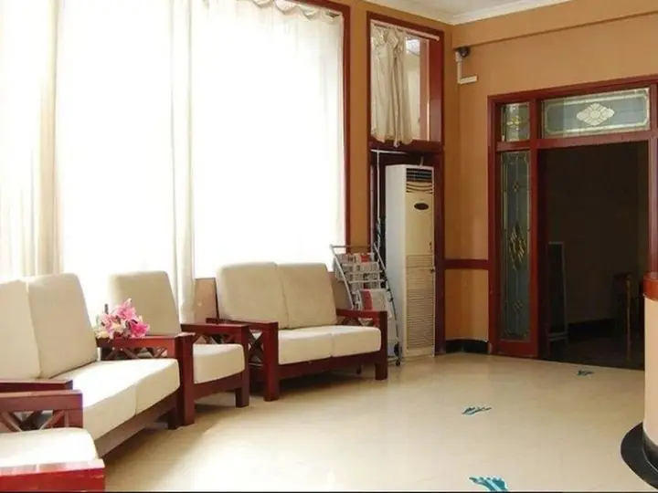 Цзинань: Greentree Inn Shandong Jinan Shanda Road Technology Markets Business Hotel