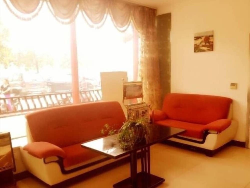 Янчжоу: GreenTree Inn Yangzhou Jiangdu West Changjiang Road Liberty Park Business Hotel