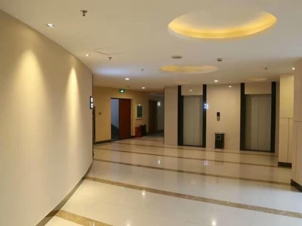 Янчжоу: GreenTree Inn Yangzhou Gaoyou Municipal Government Business Hotel
