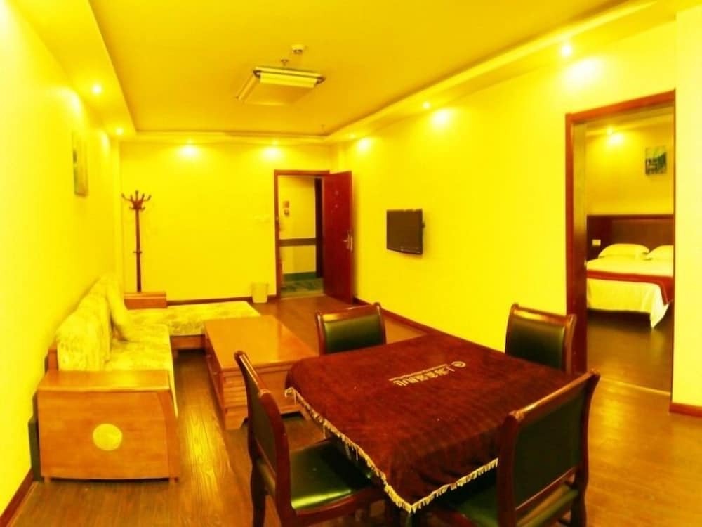 Янчжоу: GreenTree Inn Yangzhou Gaoyou Municipal Government Business Hotel