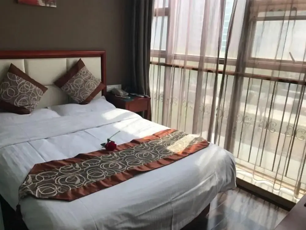 Янчжоу: GreenTree Inn Yangzhou South Yangtze River Road University City Expres