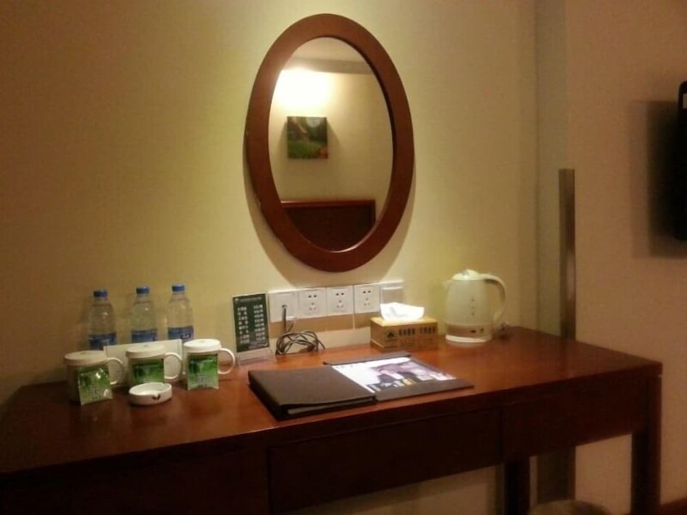 Янчжоу: GreenTree Inn Yangzhou South Yangtze River Road University City Expres