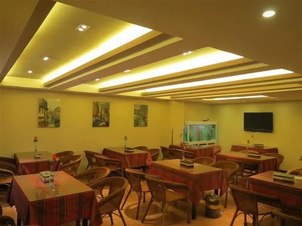 Янчжоу: GreenTree Inn Yangzhou South Yangtze River Road University City Expres