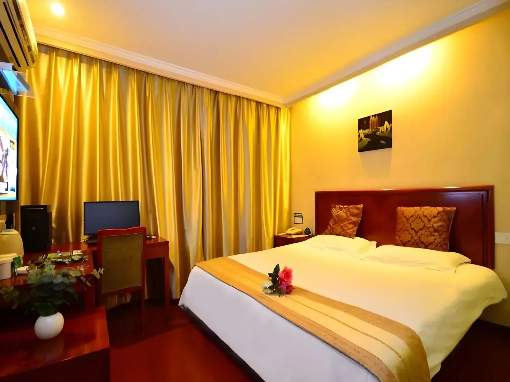 Сюйчжоу: GreenTree Inn Xuzhou Yunlong District West Gate of Yunlong Public Park Express Hotel