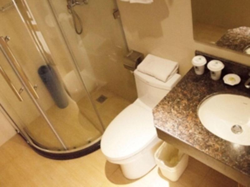 Ляньюньган: GreenTree Inn Jiangsu Lianyungang Guanyun Wenzhou Shangmaocheng Express Hotel