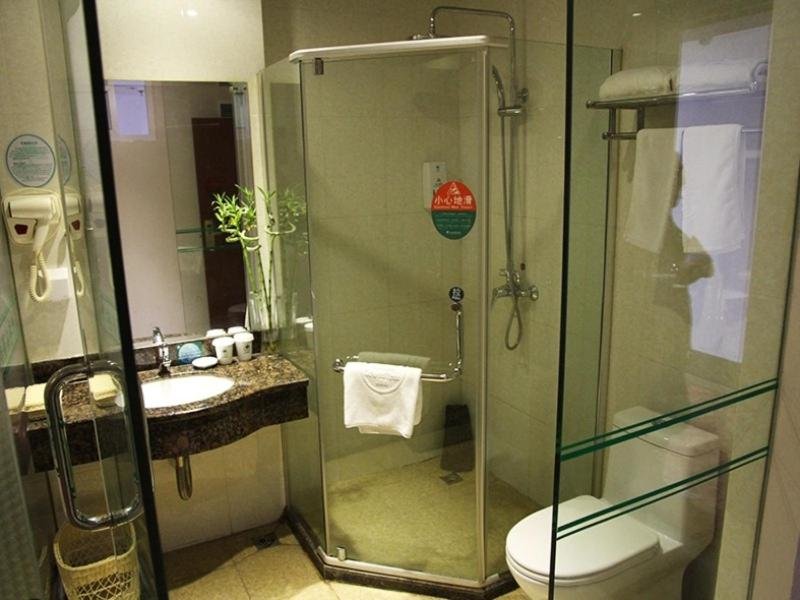 Ляньюньган: GreenTree Inn Lian Yun Gang Benniu Square Hotel