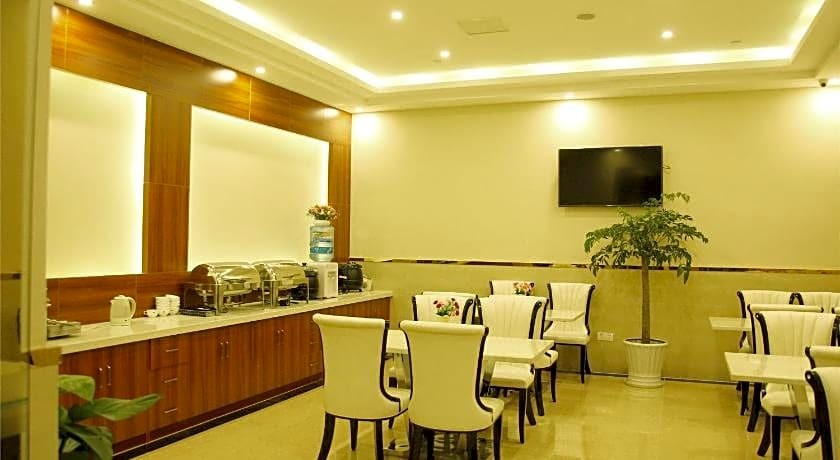 Ляньюньган: GreenTree Inn Liangyungang Donghai New Bus Station Express Hotel