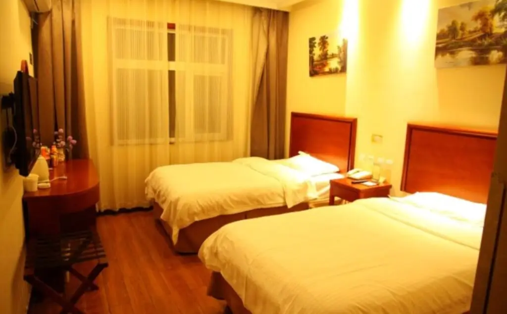 Хецзе: GreenTree Inn Shandong Heze No.1 Senior Middle School Business Hotel