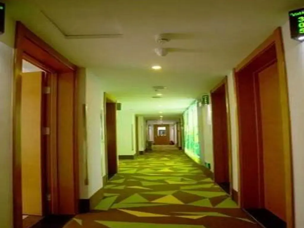 Чаоян: Vatica ChaoYang the East of Railway Station XinHua Road Hotel