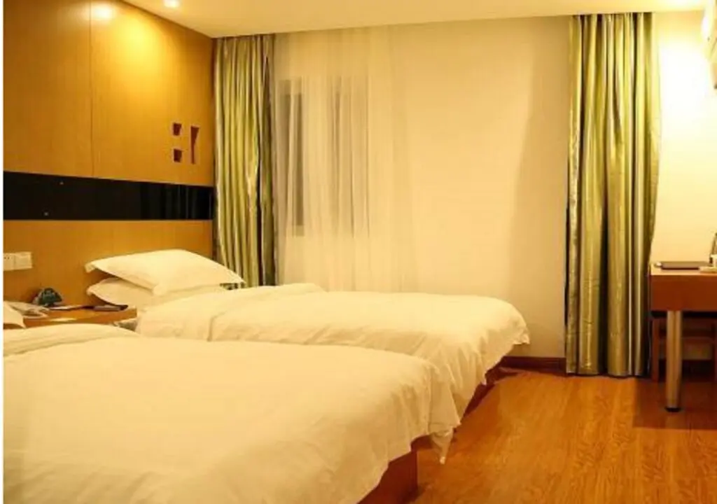 Чаоян: Vatica ChaoYang the East of Railway Station XinHua Road Hotel