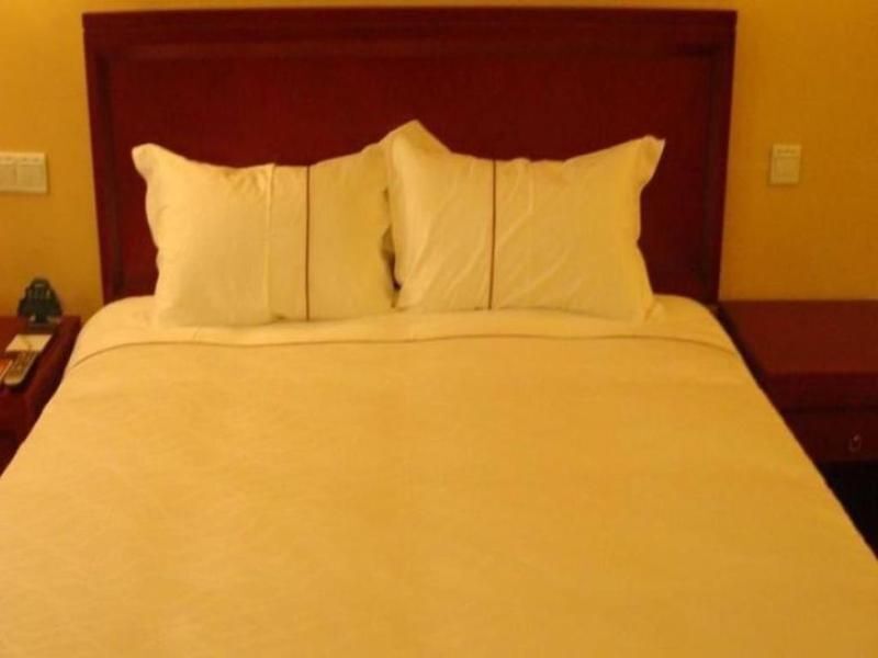 Нанкин: GreenTree Inn Nanjing South Railway Station North Square Hotel