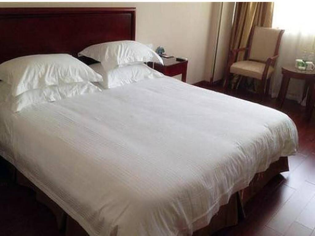 Нанкин: GreenTree Inn Nanjing Jiangning District Jiangning University Chenjiaoyuan Metro Station Express Hotel