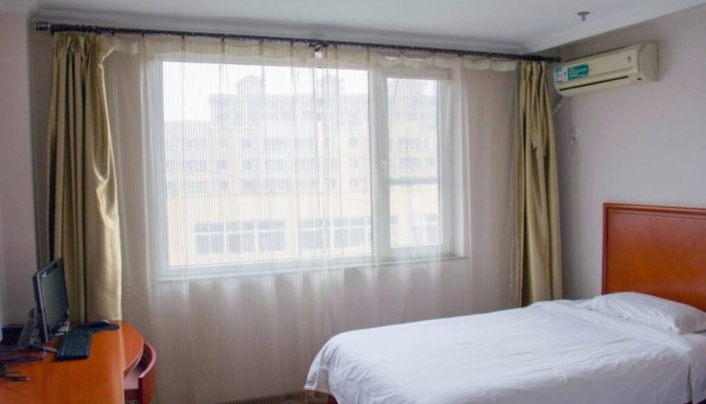 Таншань: GreenTree Inn Tangshan Haigang Development Zone Jingtang Harbor Express Hotel