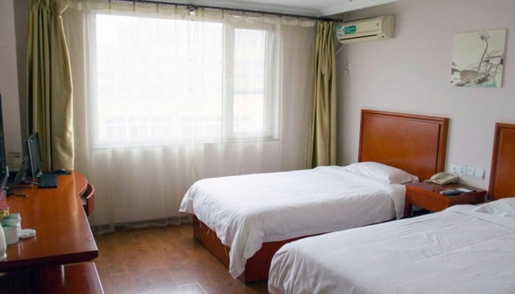 Таншань: GreenTree Inn Tangshan Haigang Development Zone Jingtang Harbor Express Hotel
