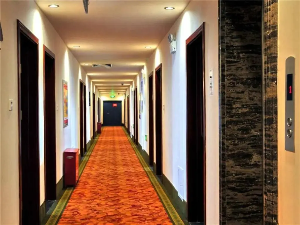 Чжанцзякоу: GreenTree Inn Zhangjiakou Jinding Ci’er Mountain Road Business Hotel