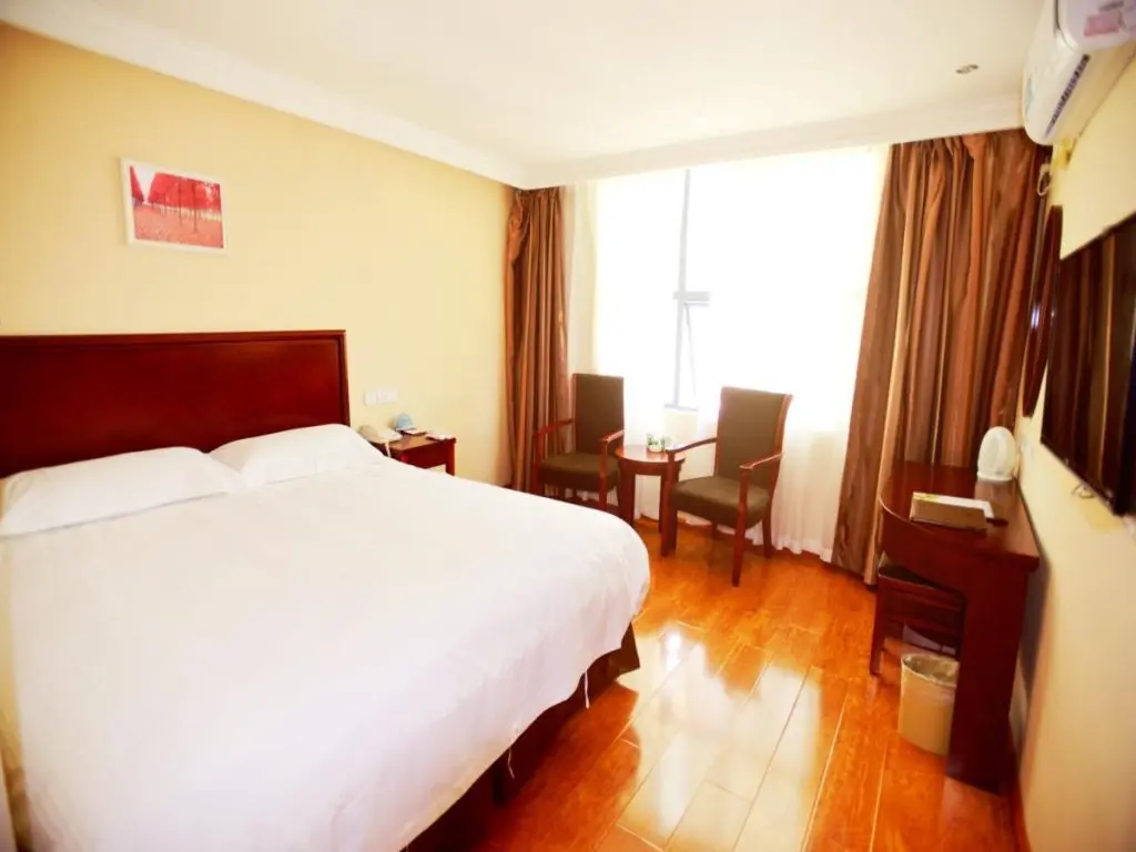 Чжанцзяцзе: GreenTree Inn Hunan Zhangjiajie Daqiao Road Ziwu Park Express Hotel