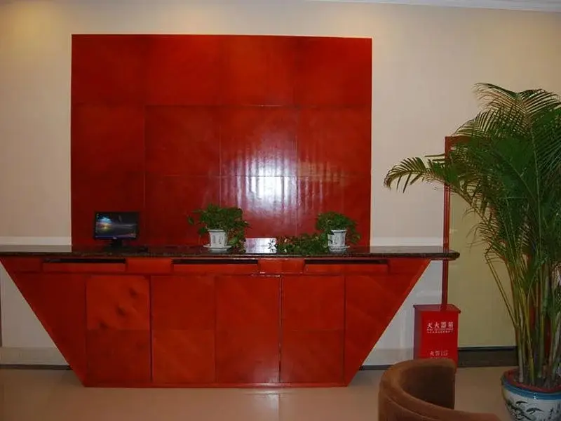 Цзюцзян: GreenTree Inn Jiujiang Railway Station Hotel