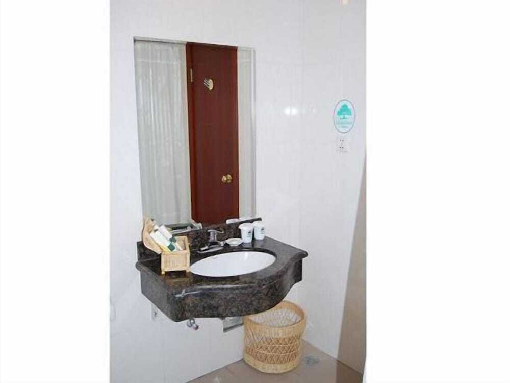 Цзюцзян: GreenTree Inn Jiujiang Railway Station Hotel