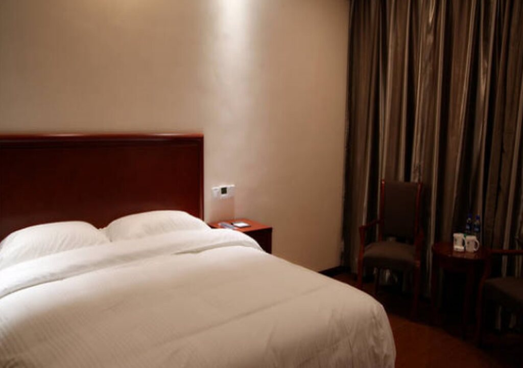 Цзюцюань: GreenTree Inn Jiuquan Dunhuang Shazhou North Road Hotel