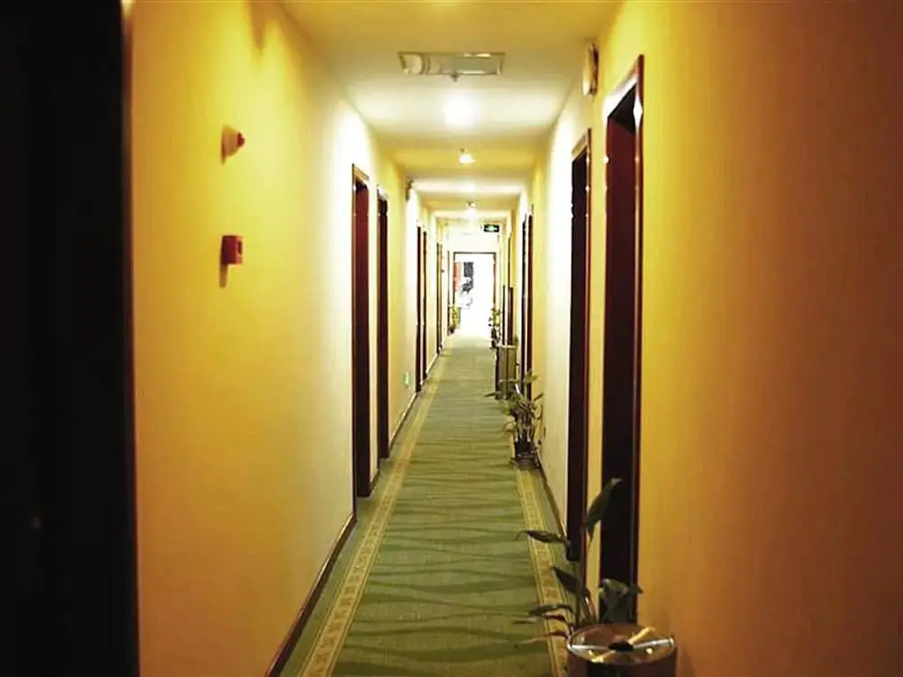 Бенгбу: GreenTree Inn Bengbu Longhu Express Hotel