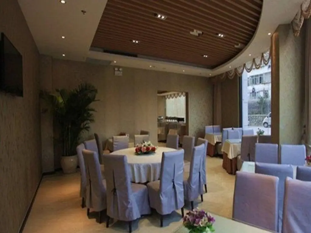 GreenTree Inn North WeiHai Station North International Bathing Beach Hotel — фото 1