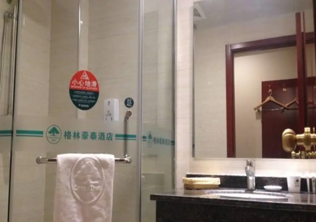 GreenTree Inn AnHui FuYang YingShang ZhongShan Road Express Hotel — фото 1