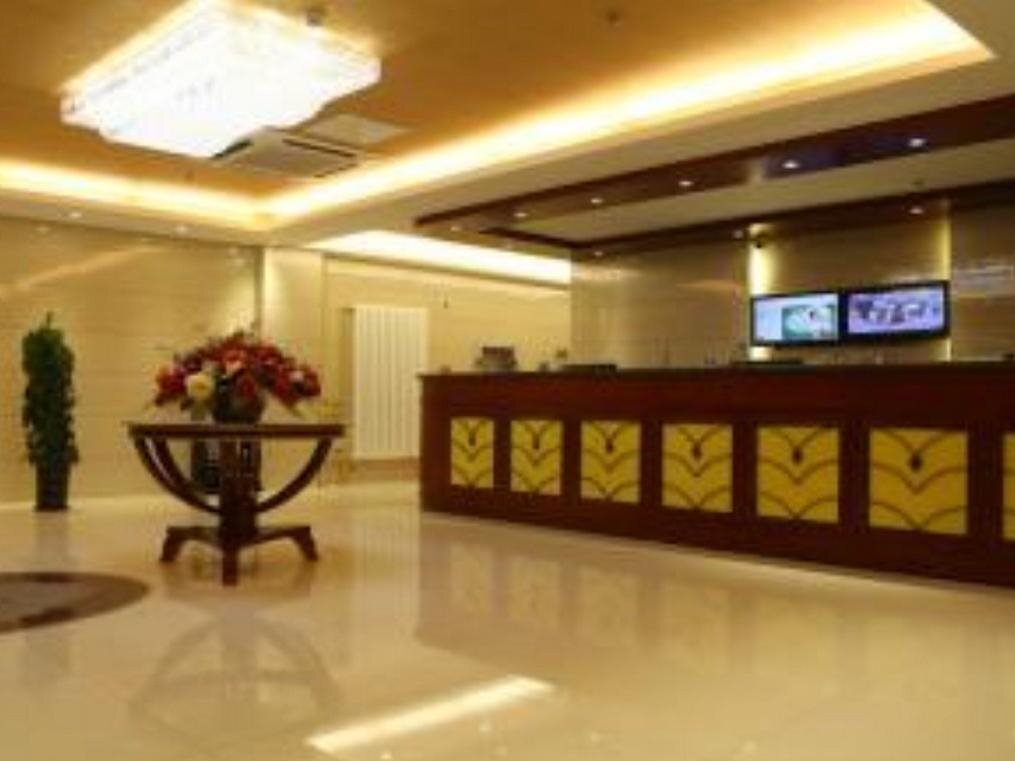 Green Inn Huainan Tianjiaan District Wanda Plaza Express Hotel — фото 1