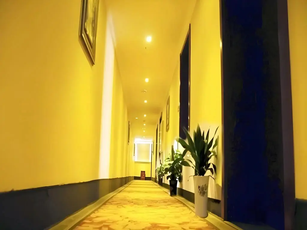 Интань: GreenTree Inn Jiangxi Yingtan Railway Station Square Business Hotel