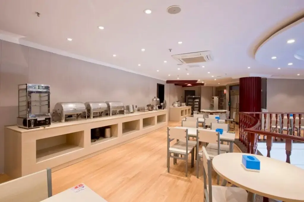 Интань: GreenTree Inn Jiangxi Yingtan Railway Station Square Business Hotel
