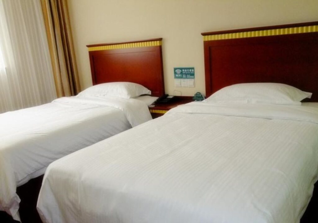 Гуши: GreenTree Inn Henan Xinyang Gushi Zhongshan Avenue Hongsu Avenue Express Hotel