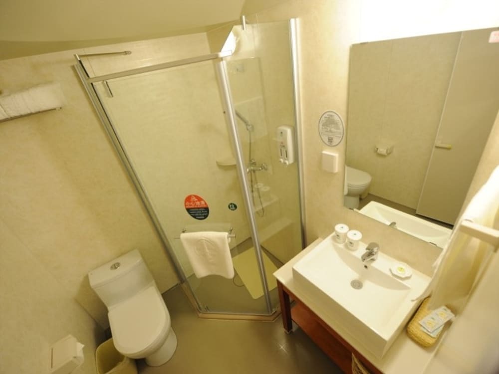 Лункоу: Thank Inn Hotel Shandong Yantai Longkou City East Bus Station