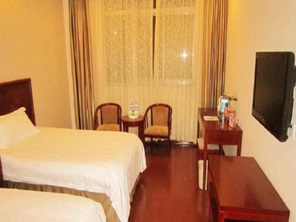 Хецзе: GreenTree Inn Heze Mudan Road Bus Terminal Station Express Hotel