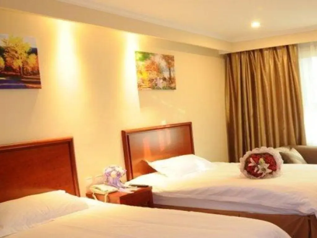 Хецзе: GreenTree Inn Heze Mudan Road Bus Terminal Station Express Hotel