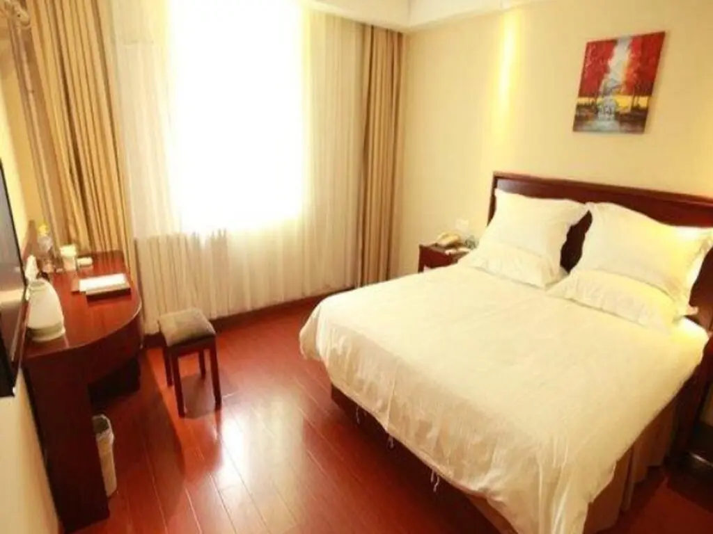Хецзе: GreenTree Inn Heze Mudan Road Bus Terminal Station Express Hotel