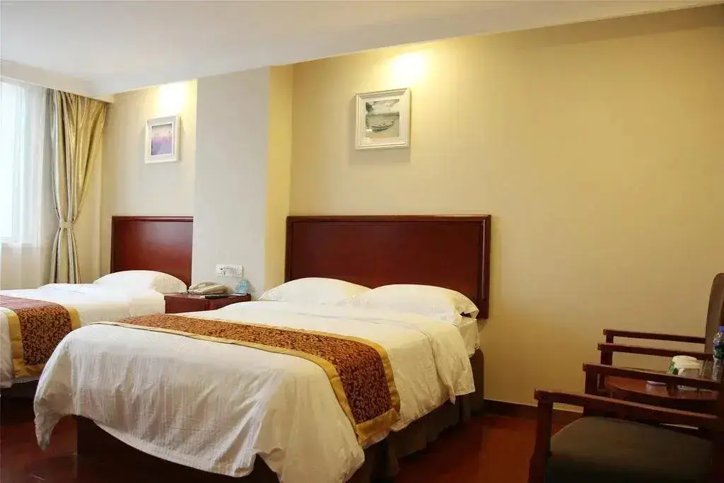 Яньтай: GreenTree Alliance YanTai YingChun Street Green Homeland Hotel