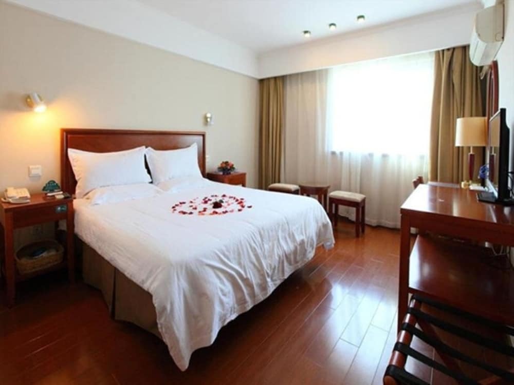Дунъин: GreenTree Inn Dongying Bei er Road University Of Petroleum Express Hot