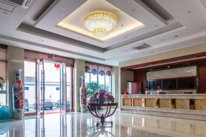 Уси: GreenTree Inn Wuxi Jiangyin Huashi Avenue Huaxi Village Hotel