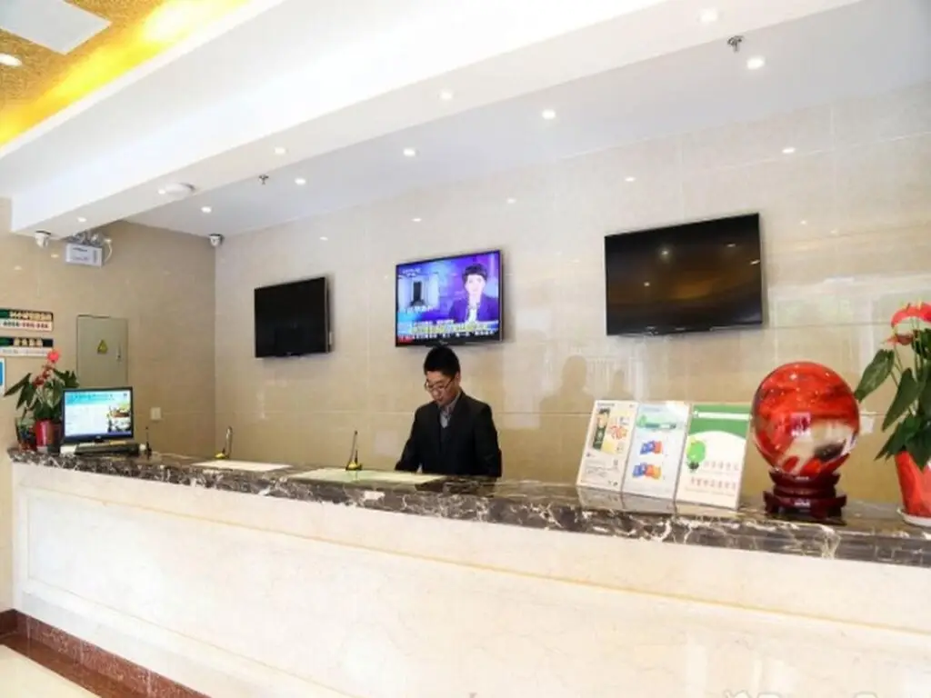 GreenTree Inn JiangSu WuXi BinHu HuiHe Road XiHui Garden Express Hotel — фото 1