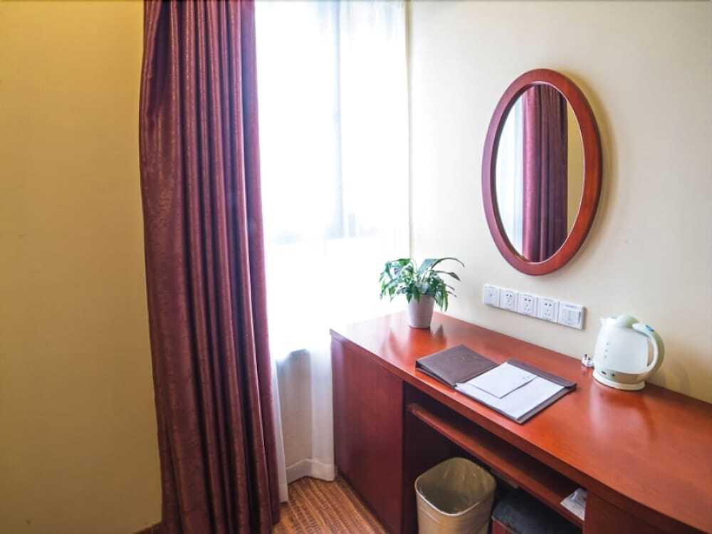 Шанхай: GreenTree Inn Suzhou Kunshan Paris Spring Express Hotel