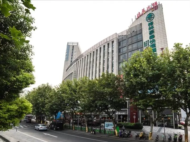 Шанхай: GreenTree Inn Suzhou Kunshan Paris Spring Express Hotel