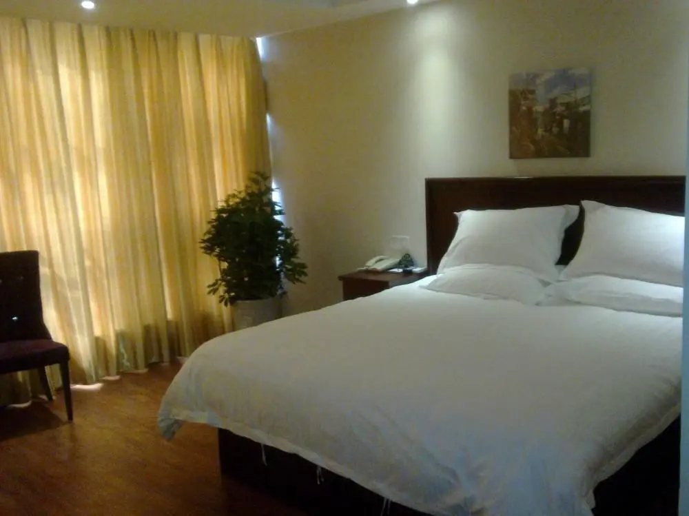 Янчжоу: GreenTree Inn Gaoyou Tonghu Road Beihai Express Hotel