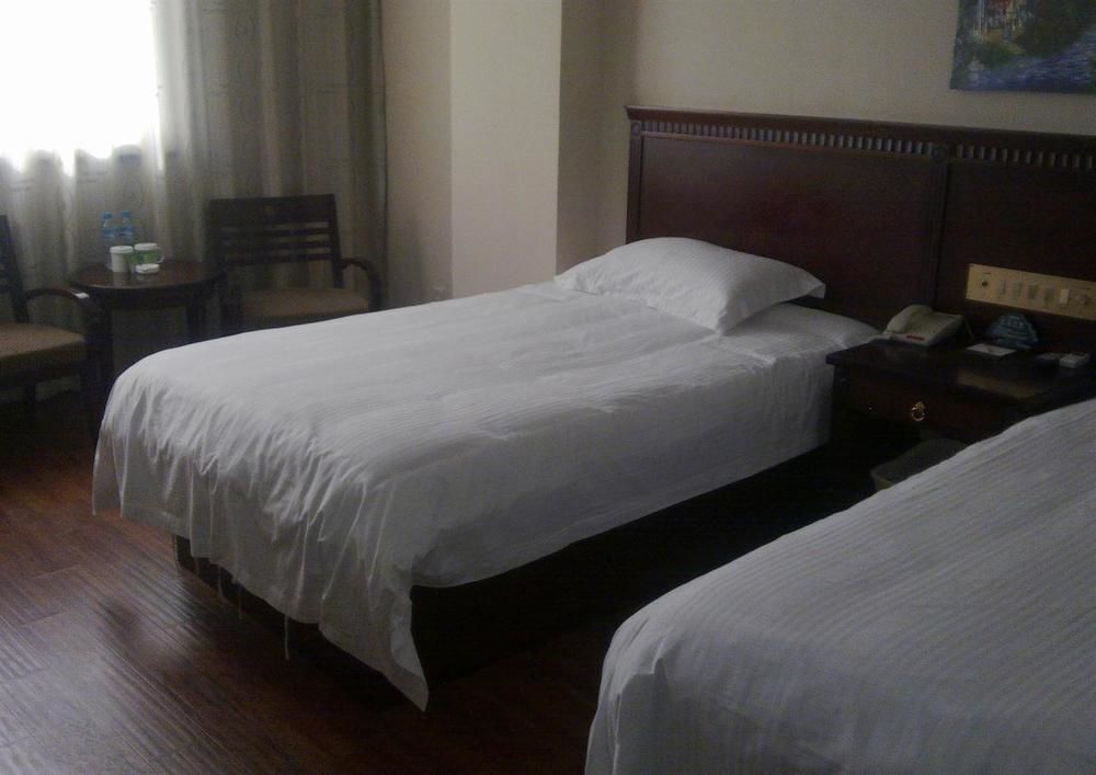 Янчжоу: GreenTree Inn Gaoyou Tonghu Road Beihai Express Hotel