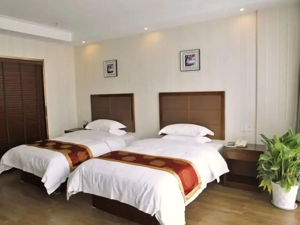 Наньтун: Greentree Inn Zhongnan Century City Express Hotel