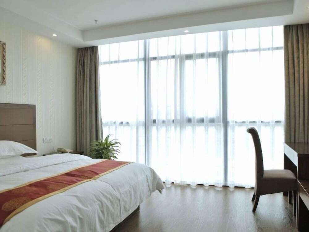 Наньтун: Greentree Inn Zhongnan Century City Express Hotel