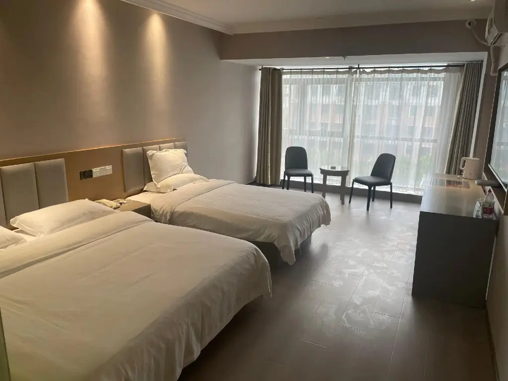 Наньтун: GreenTree Inn Nantong Qidong Bus Station Express Hotel