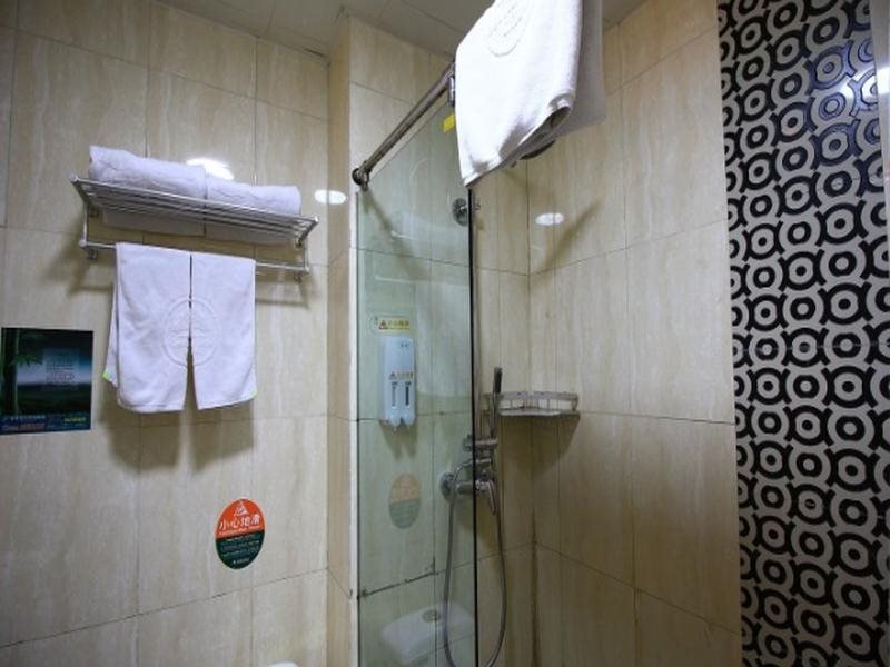 Наньтун: GreenTree Alliance Jiangsu Nantong Haimen Dieshiqiao Xiunv Rd Pedestrain Street Road